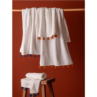 Полотенце банное белое, с кисточками темно-синего цвета из коллекции Essential, 70х140 см