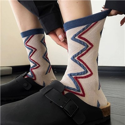 Lines and street style grey style~ comfortable and versatile and fashionable~ borderless outfit~ pile of socks