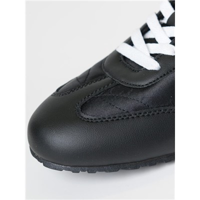 Кроссовки женские