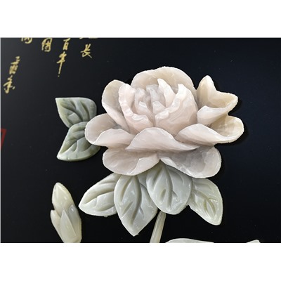 Панно подарочное из нефрита и розового кварца "Роза" на дереве 230*230мм