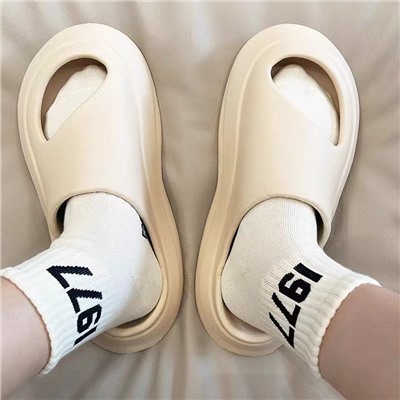 23ss tide brand 1977FOG Fugui Gajie Pool ESS Tide Socks Black and White Gray Men's Sports Short Cotton Socks