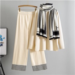 Butterfly Костюм женский брючный с шарфом 1525551154A