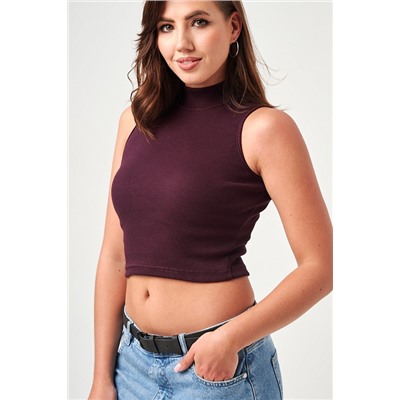 Женский топ 52714  укороченный с горлом / сливовый