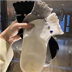 After the European goods light luxury trend, the mm letter inlaid diamonds, lace -sized socks, socks, women's net red sweet socks