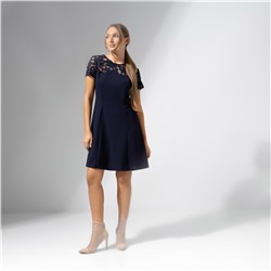 Платье приталенное с кружевом, Моментальное преображение