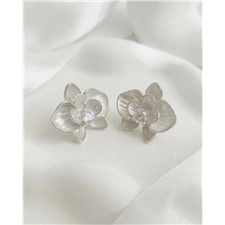 Стильные серьги