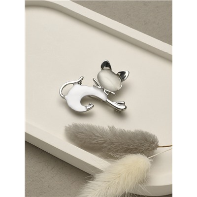 Брошь «Кошечка», белая в серебре