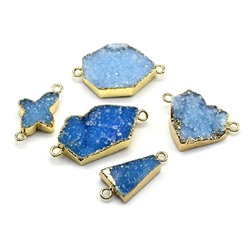 Коннектор с друзой агата в золотистом обрамлении цв.голубой.