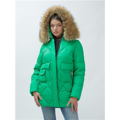 Куртка женская зимняя с мехом енот премиум класса зеленого цвета 3141Z
