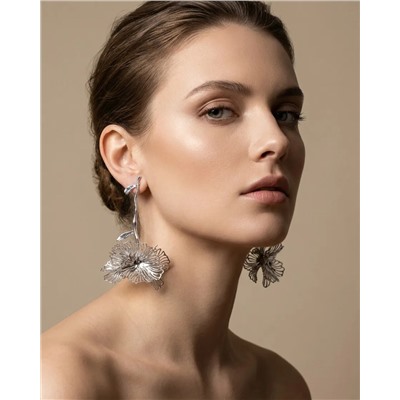 Стильные серьги