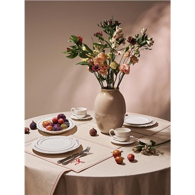 Скатерть Fancy Bows бежевого цвета из коллекции Essential, 180х180 см