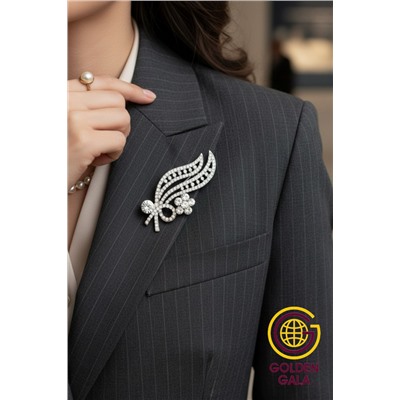 Брошь средняя "Веточка со стразами"  БР4/8