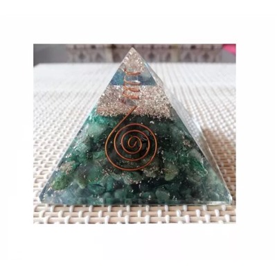 Оргонитовая Пирамида с Жадеитом для Рэйки, Real Green Jade Orgonite Pyramid For Reiki, произв. Kalyan Puja