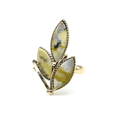 Кольцо яшма три листика 18*32мм., размер 17,5