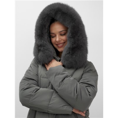 Пальто зимнее утепленное с мехом и капюшоном тренд темно-зеленого цвета 7630TZ