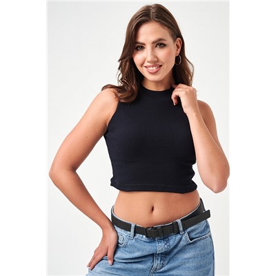 Женский топ 52714  укороченный с горлом / черный