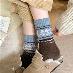 Winter warm retro woolen Japanese demi-season socks, with snowflakes