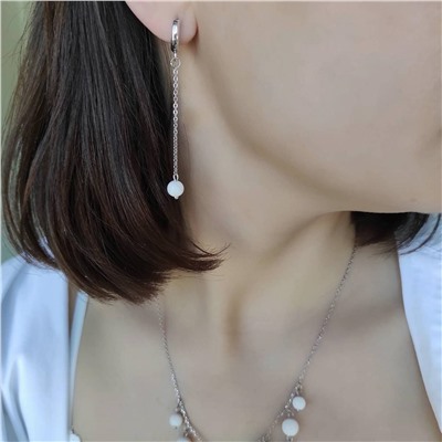 Серьги асимметричные с белым агатом