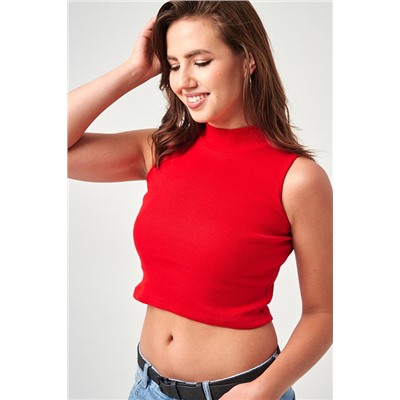 Женский топ 52714  укороченный с горлом / алый