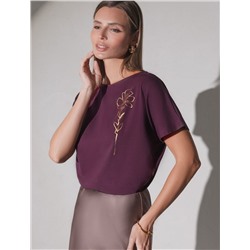 Нарядная футболка с блестящим принтом