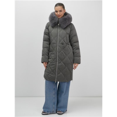 Пальто зимнее утепленное с мехом и капюшоном тренд темно-зеленого цвета 7753TZ