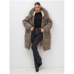 Пальто зимнее утепленное с мехом и капюшоном тренд коричневого цвета 7629K