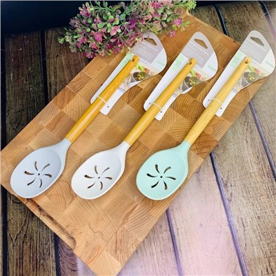 160-121 Силиконовая ложка с прорезями 30 см(х36)