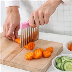 Нож для фигурной резки Доляна «Гребень», 10×9 см, МИКС