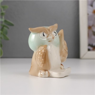 Фигурка керамика «Маленький филин с пером и бумагой», 6.5×5.6×6.4 см