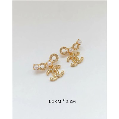 Стильные серьги