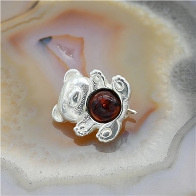 Брошь Мишка 15*16мм с янтарём в посеребрении цв.коньячный