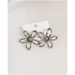 Стильные серьги