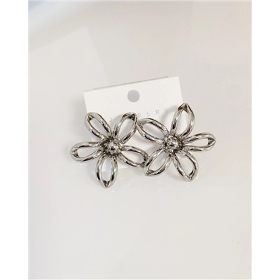 Стильные серьги