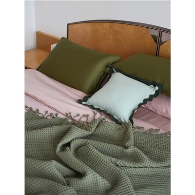 Чехол на подушку с контрастным кантом зеленого цвета из коллекции Trendy Ruffles, 40х40 см