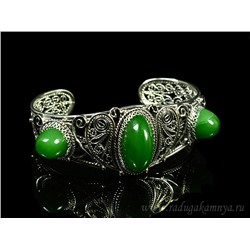 Браслет из нефрита.