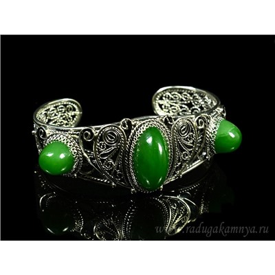 Браслет из нефрита.