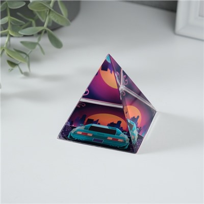 Фигурка стекло пирамида «Вид на город», 6×6×6 см