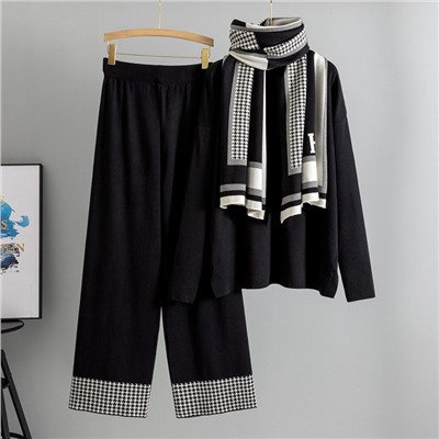 Butterfly Костюм женский брючный с шарфом 1525551154A