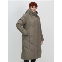 Пальто зимнее утепленное с капюшоном женское светло-коричневого цвета 7628SK