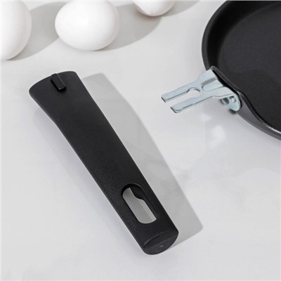 Сковорода блинная KUKMARA «Традиция», d=20 см, съёмная ручка, антипригарное покрытие, алюминий, чёрная