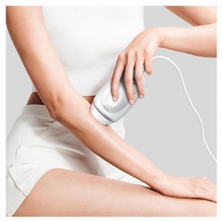 Braun IPL System quot;Silk-expert Pro PL1124 + Venus Rasiererquot; in Weiss/Silber  Система IPL "Silk-expert Pro PL1124 + Venus Shaver" белый/серебристый