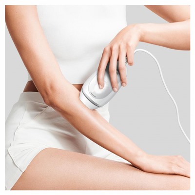 Braun IPL System quot;Silk-expert Pro PL1124 + Venus Rasiererquot; in Weiss/Silber  Система IPL "Silk-expert Pro PL1124 + Venus Shaver" белый/серебристый