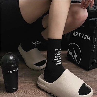 Tide brand SK niche big long today's alphabet printing socks black and white rolling mid -socks in spring and summer men and women pile up socks
