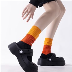 Coarse -line -colored broken beggar socks new men and women medium high tube socks, color stitching pile of cotton socks