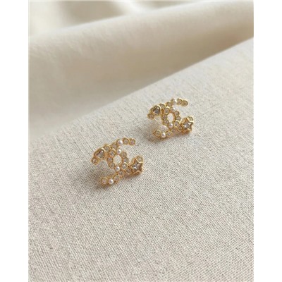 Стильные серьги