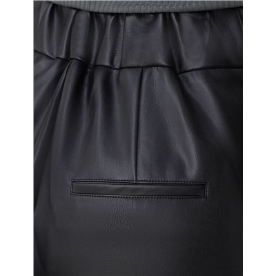 Широкие кожаные брюки-трубы с поясом