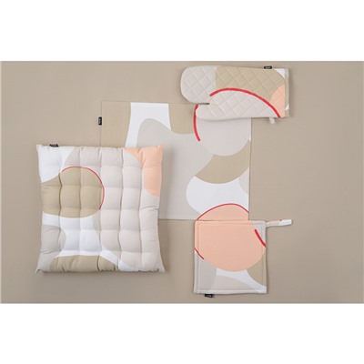 Скатерть из хлопка бежевого цвета из коллекции Essential, 170х170 см