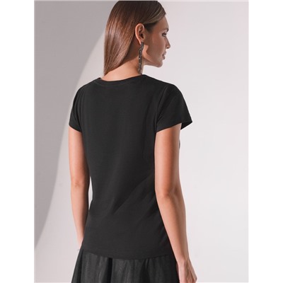 Нарядная футболка с серебристым принтом