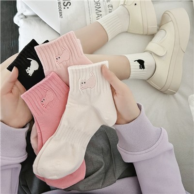 Fuchsia brand cotton socks for leisure, with embroidery