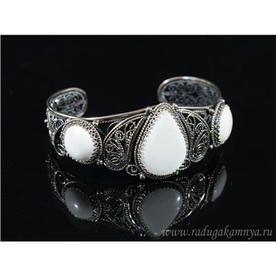 Браслет с кахолонгом, 18,5 см.